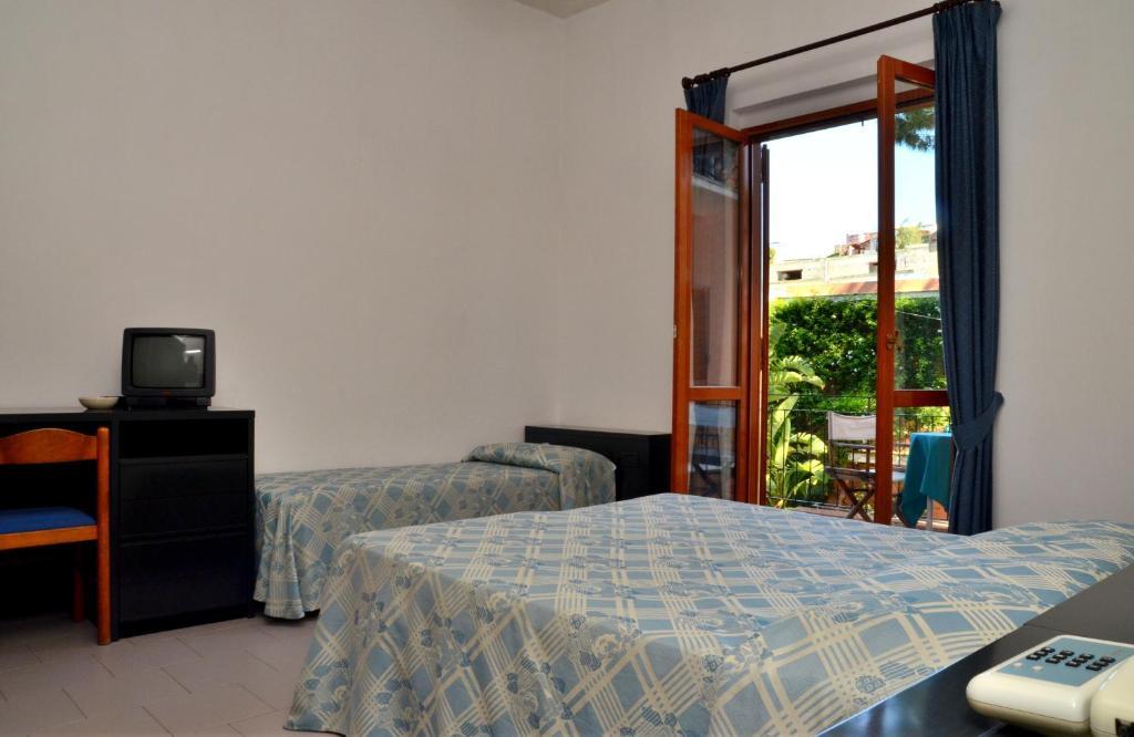 Forio di Ischia Hotel Terme Castaldi חדר תמונה
