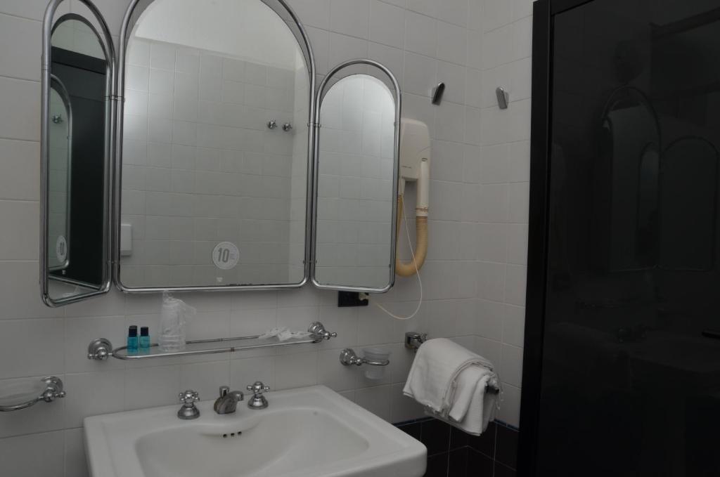 Forio di Ischia Hotel Terme Castaldi חדר תמונה